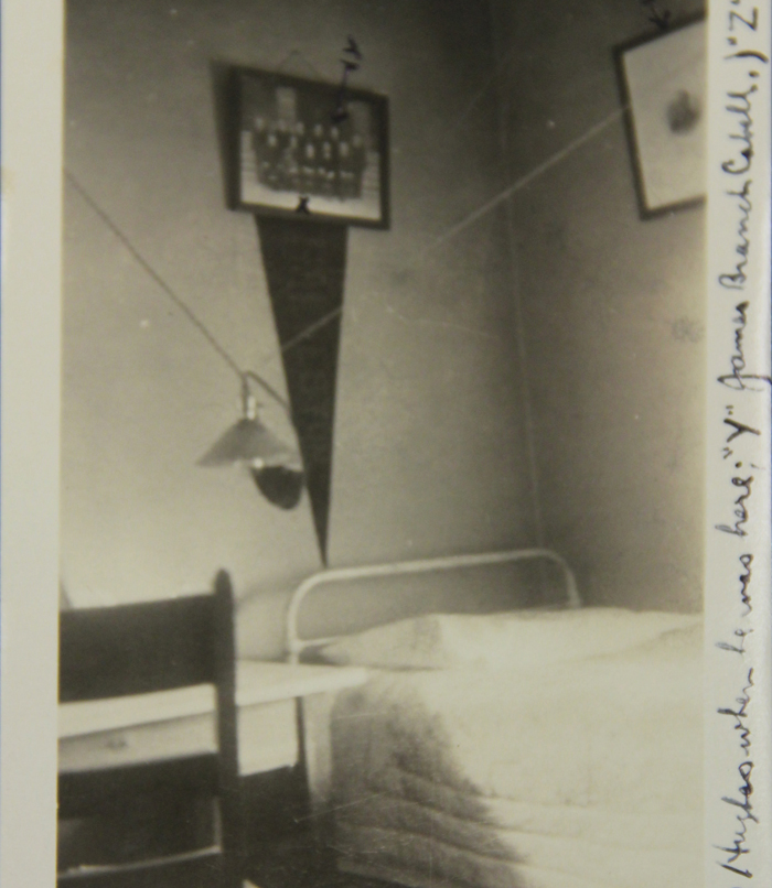 Fraternity house room 1925